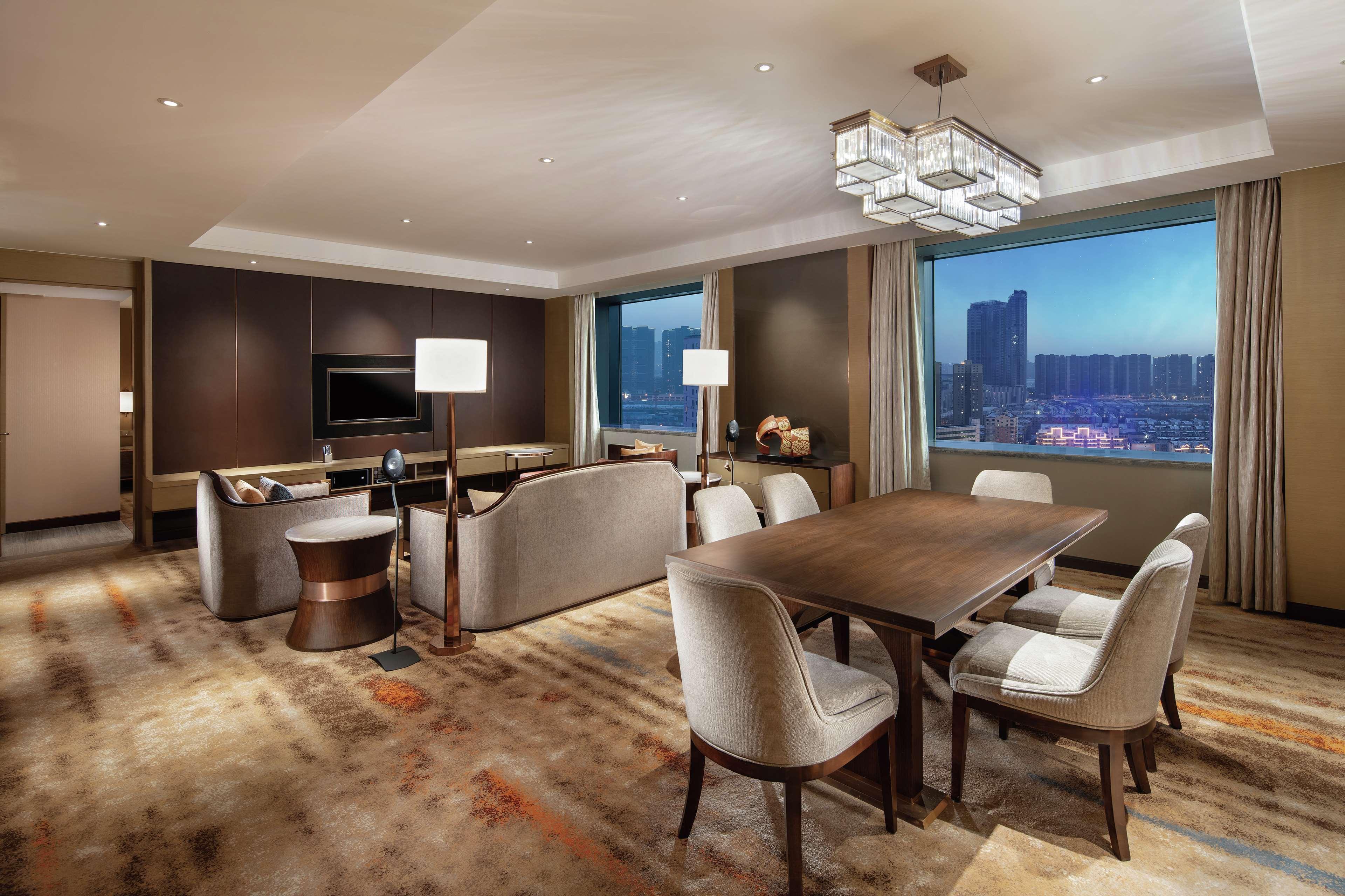 Hilton Shenyang Hotel Bagian luar foto