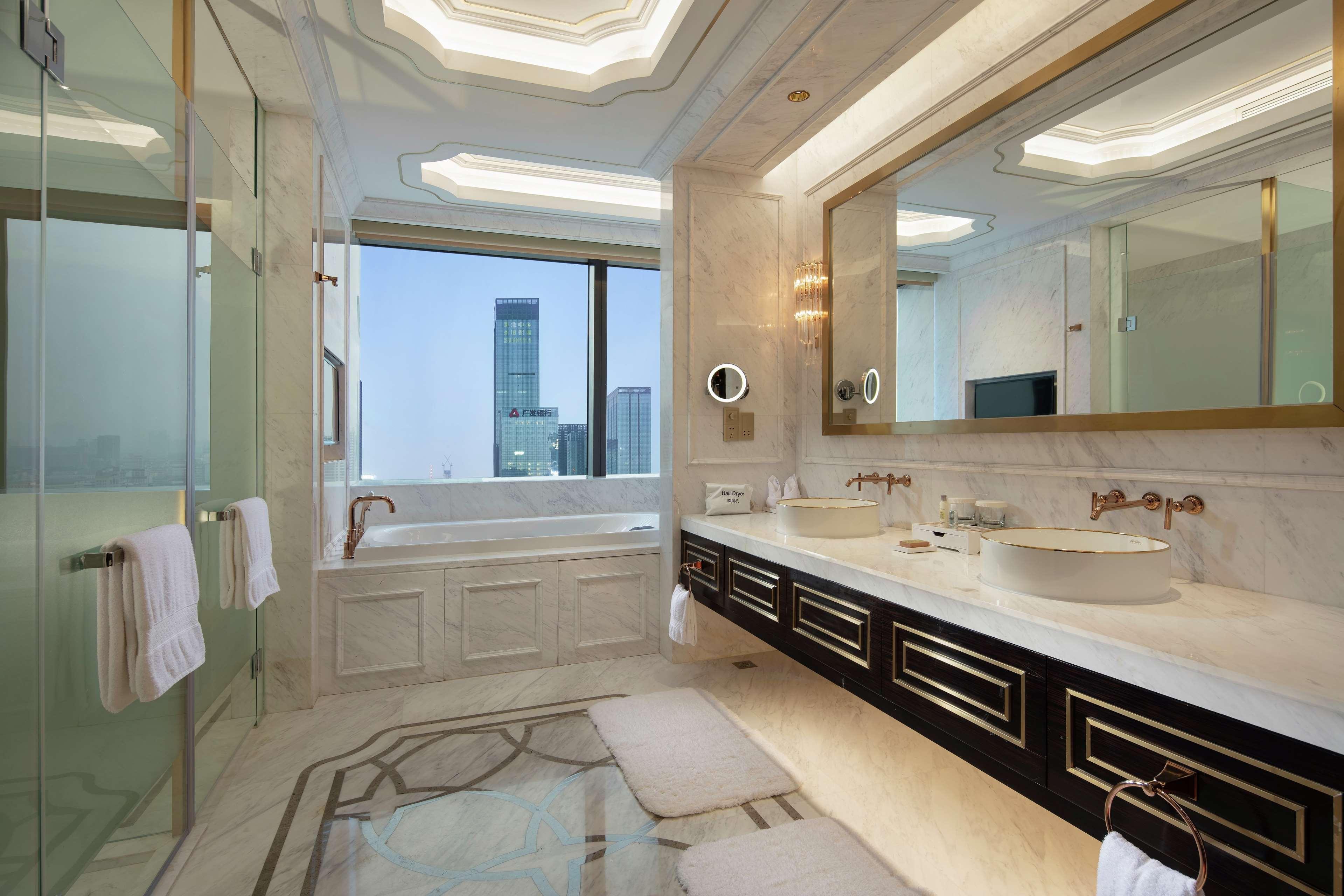 Hilton Shenyang Hotel Bagian luar foto